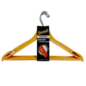 GRIP Plastic Wooden Hanger